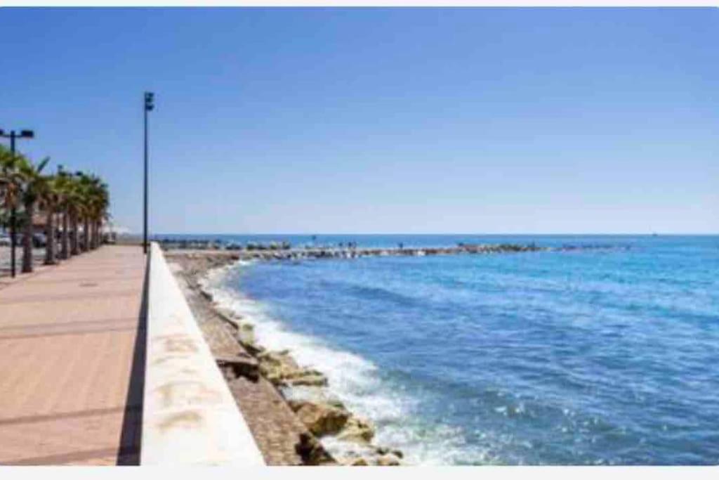 Apartamento Primera Linea De Playa Fuengirola Kültér fotó